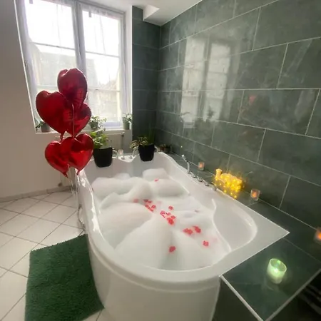 Evasion Tropicale - Avec Spa, Cosy Et Renove Au Coeur De - 2 Pers * Soissons